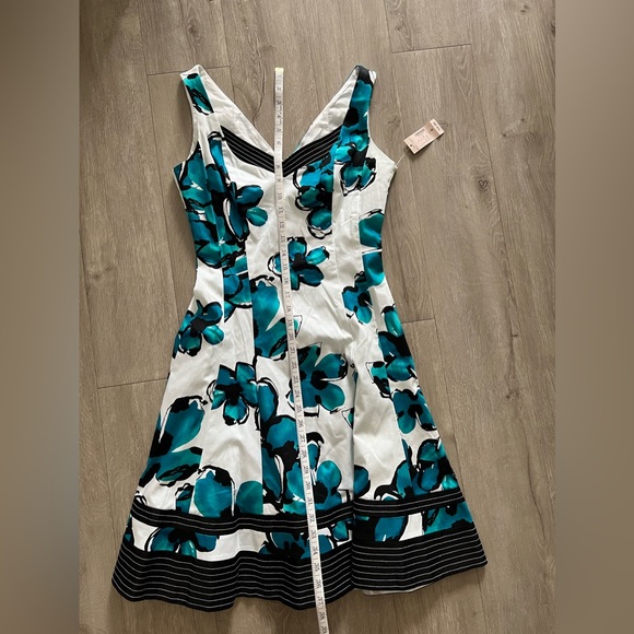 Jones Studio Sleeveless Dress NWT - Size 4 - Picture 5 of 9